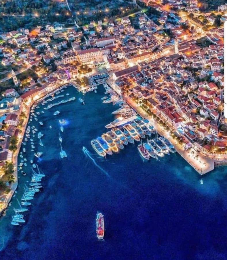 Apartments Luci Hvar Town Zewnętrze zdjęcie
